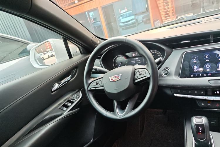 Used Cadillac XT4 2018 28T Two-Wheel Drive Leading Version Steering Wheel