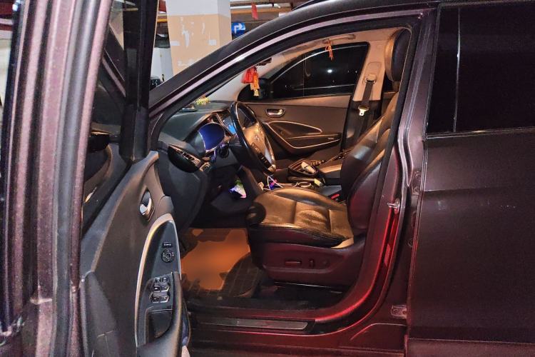 Used Hyundai Santa Fe Classic 2013 3.0L 4x4 Premium Edition 7-Seater Euro IV