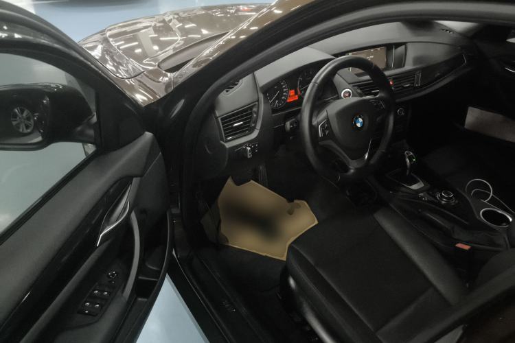 Used BMW X1 2015 sDrive18i Leading Edition
