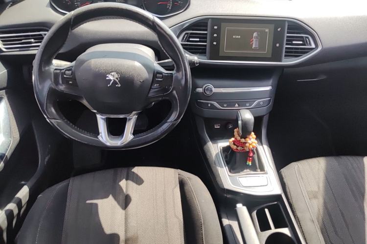 Used Peugeot 308S 2015 1.2T Automatic Jingchi Edition Center Console