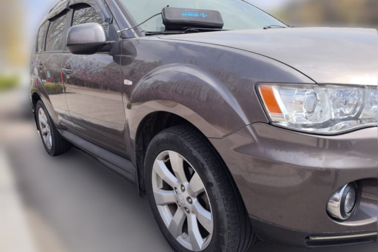 Used Mitsubishi Outlander 2011 Kicks 2.4 Fashion Edition