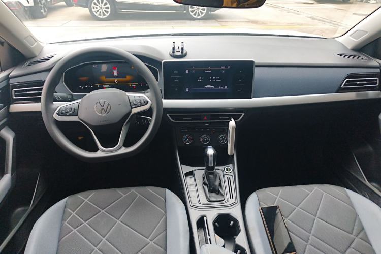 Used Volkswagen Lavida 2023 1.5L Automatic De Yi Edition Center Console