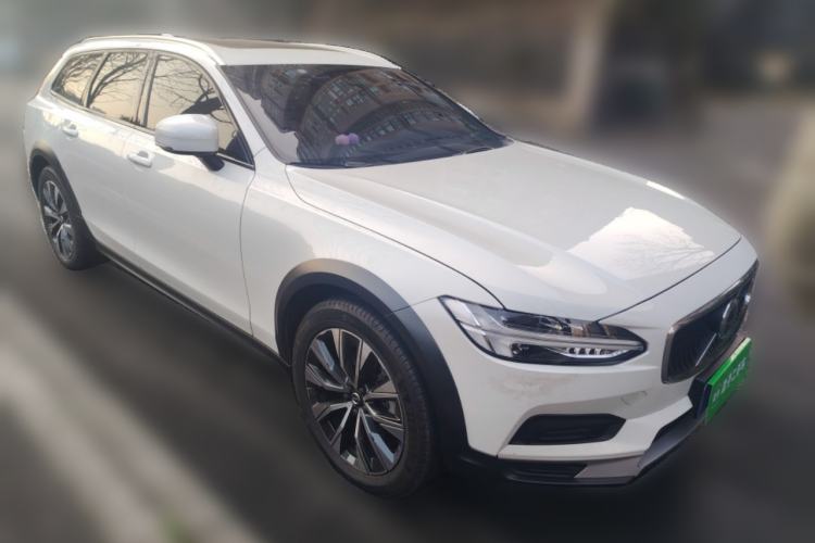 Used Volvo V90 2022 Cross Country B5 AWD Smart Range Edition
