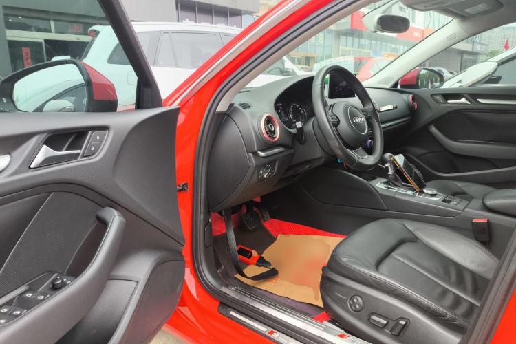 Used Audi A3 2014 Sportback 35 TFSI Automatic Comfort Model Driver Seat