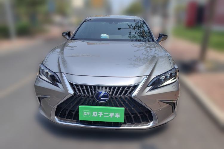 Used Lexus ES 2022 300h Deluxe Edition