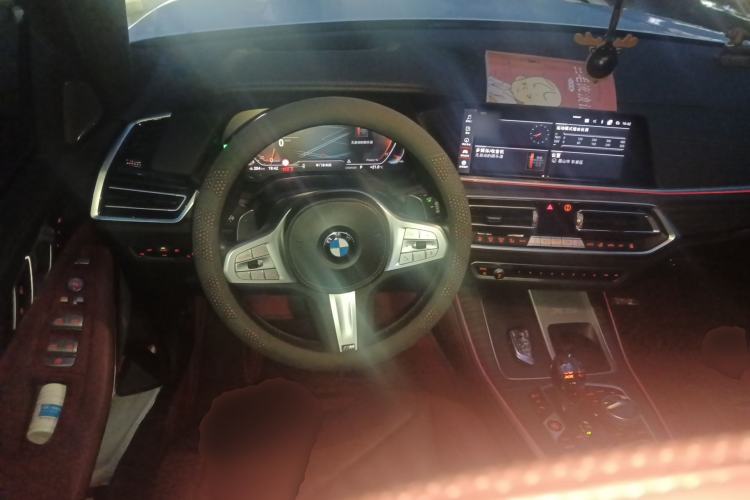 Used BMW X5 2022 xDrive 40Li M Sport Package Steering Wheel