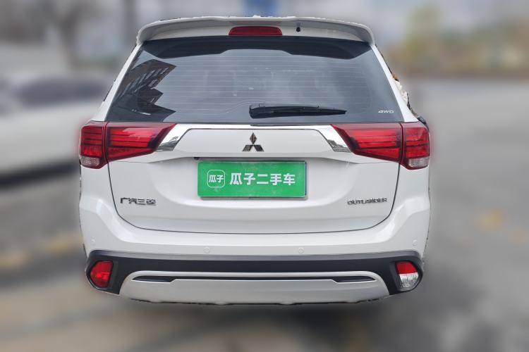 Used Mitsubishi Outlander 2019 2.4L 4x4 Zhi Xiang Edition 5 Seats China VI Standard

