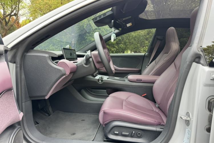 Used Nio ET5 2024 75 kWh Interior 3