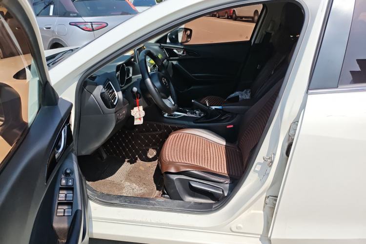 Used Mazda Mazda 3 Axela 2016 Sedan 1.5L Automatic Luxury Model
