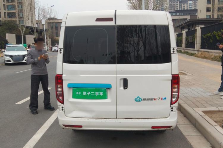 Used CHANGAN KUAYUE Xing V7 EV 2024 251 km Luxury Dual-Door Version 6 Seats Rear