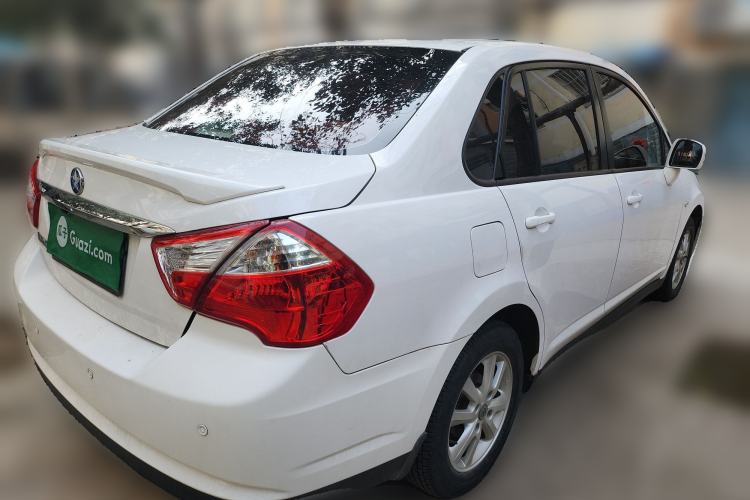 Used Venucia D50 2015 1.6L Manual Fashion Edition
