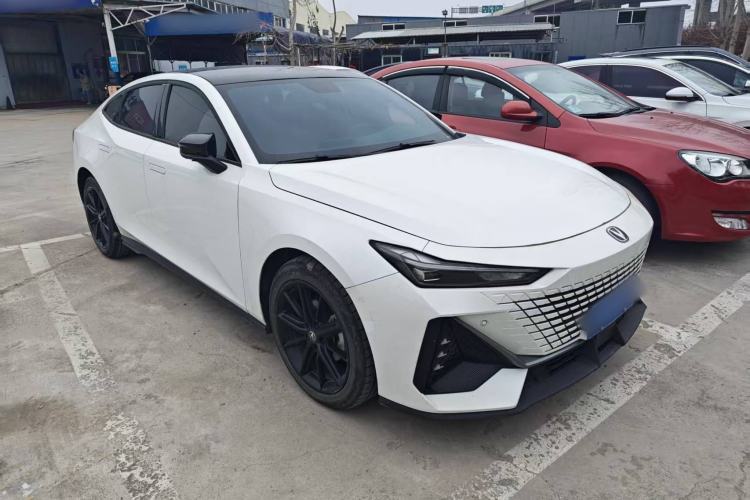 Used CHANGAN UNI-V 2022 1.5T Prestige Version
