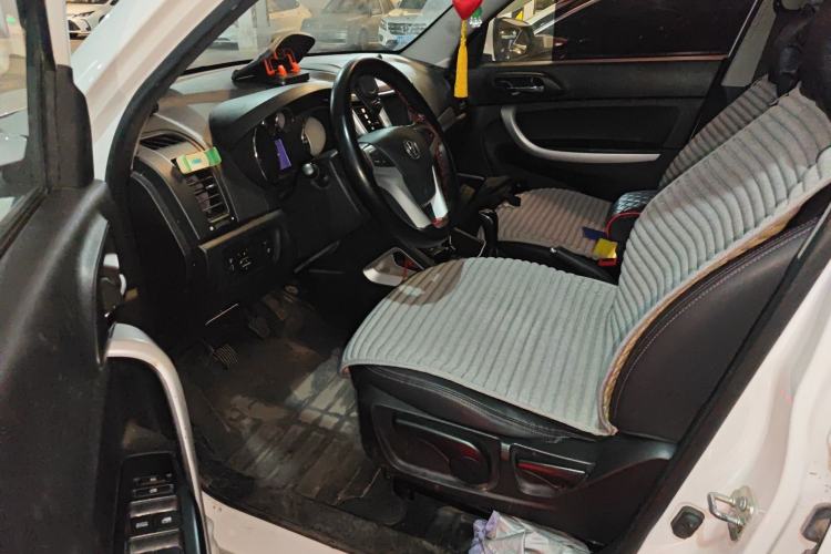 Used CHANGAN CS35 2016 1.6L Manual Luxury Model China IV Standard