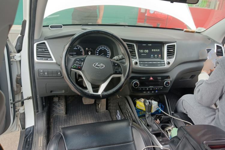 Used Hyundai Tucson 2018 1.6T Dual-Clutch Two-Wheel Drive 15th Anniversary Special Edition
