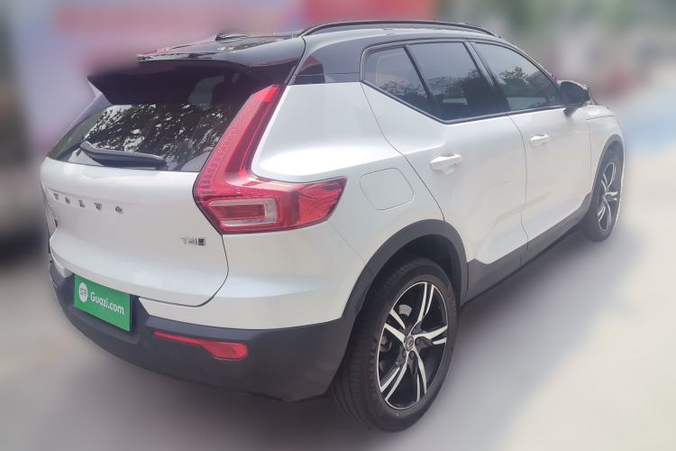 Used Volvo XC40 2021 T4 Four-Wheel Drive Smart & Sporty Edition Rear Right 45 Deg