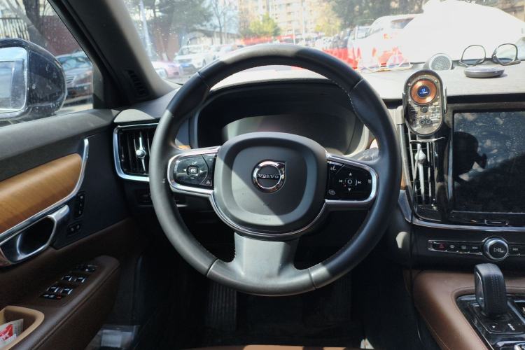 Used Volvo S90 New Energy 2021 T8 eDrive Hybrid Zhiyi Luxury Edition Steering Wheel