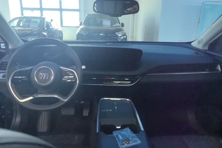 Used Buick LaCrosse 2025 28T Platinum Edition