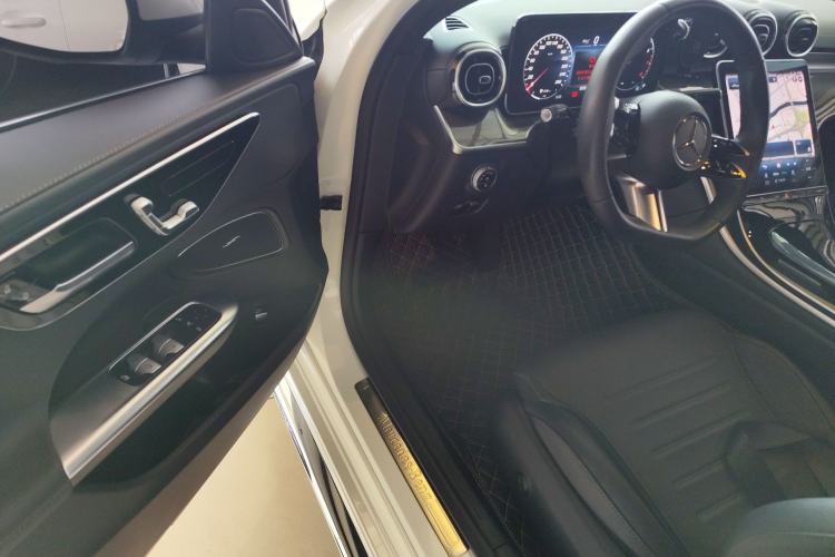 Used Mercedes-Benz C-Class 2023 Revised C 200 L Sport Edition Driver Seat