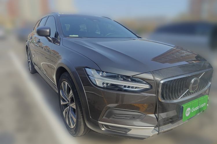 Used Volvo V90 2022 Cross Country B5 AWD Smart Range Edition
