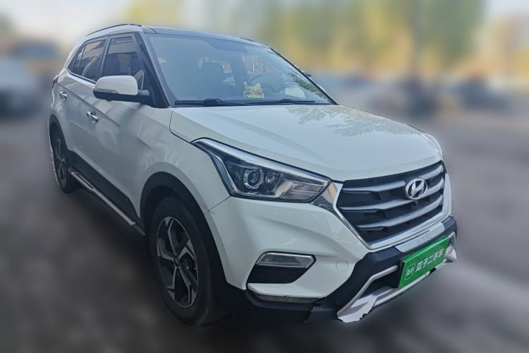 Used Hyundai ix25 2017 1.6L Automatic Smart Version Front Right 45 Deg