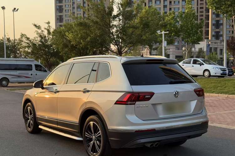 Used Volkswagen Tiguan L 2019 330TSI Automatic Two-Wheel Drive Panoramic Comfort Edition China VI Standard