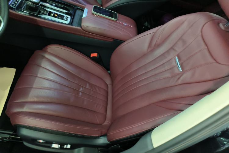 Used Hongqi H5 2024 2.0T Automatic Smart Connect Flagship Edition Left Front Seat