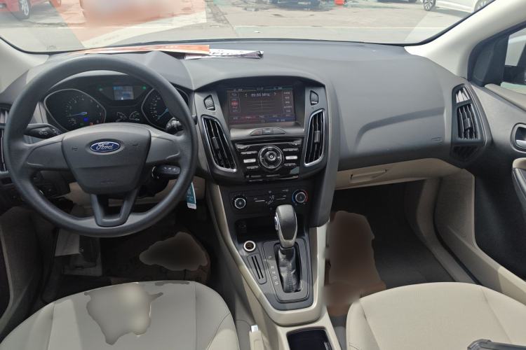 Used Ford Focus 2015 Sedan 1.6L Automatic Comfort Model Center Console