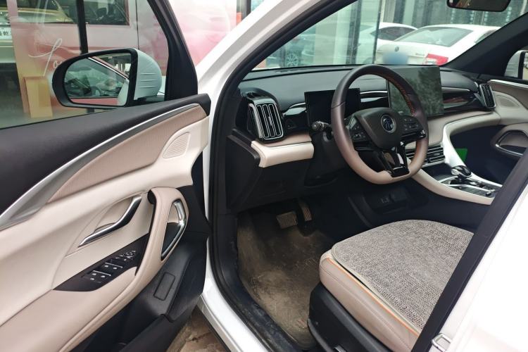 Used BYD Song Pro New Energy 2024 HONOR Edition DM-i 71KM Beyond Model Driver Seat