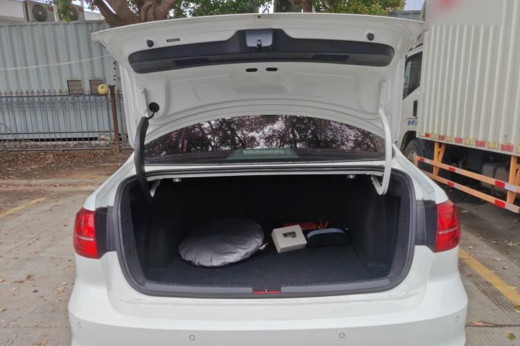 Used Volkswagen Sagitar 2015 230TSI Automatic Comfort Version Trunk