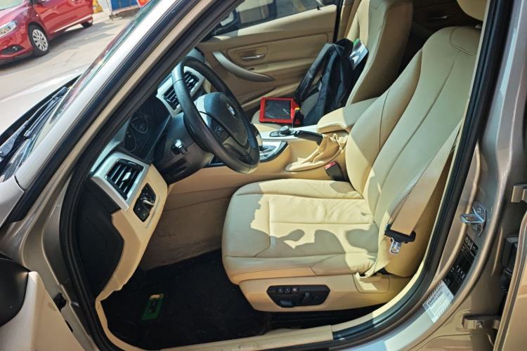 Used BMW 3 Series 2014 320i Sport Edition
