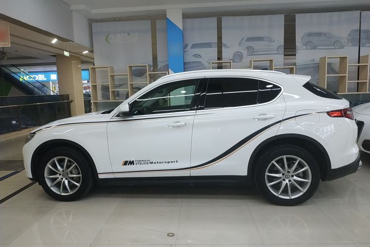 Used Alfa Romeo Stelvio 2017 2.0T 280HP Luxury Edition Left Side