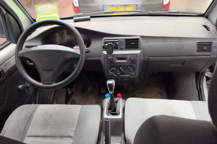 Used Wuling Rongguang 2011 1.2L Base Version Center Console