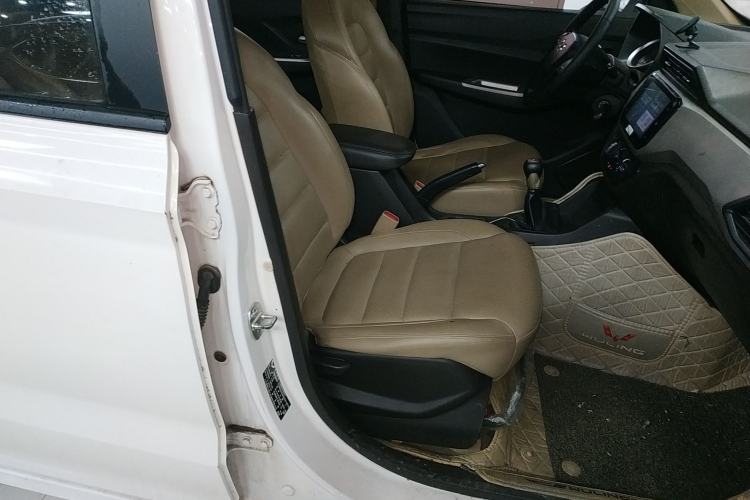 Used Wuling Hongguang 2018 1.5L S Comfort Model L2B
