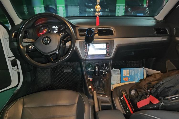 Used Volkswagen Lavida 2017 1.6L Automatic Comfort Edition Center Console