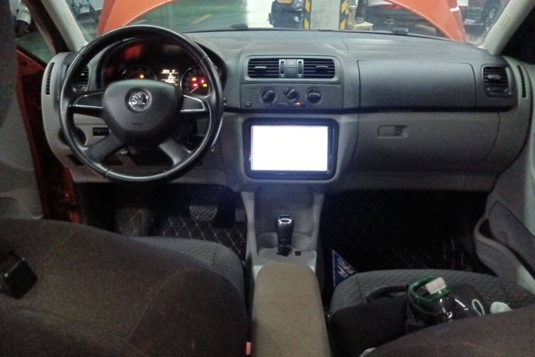 Used Skoda Fabia 2014 1.4L Automatic Crystal Edition
