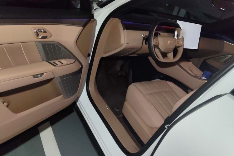 Used ONVO Luxeed L90 2025 Model—Ultra Six-Seater Version
