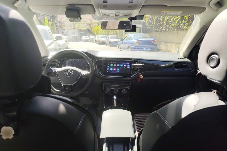 Used Volkswagen T-ROC 2021 280TSI DSG Two-Wheel Drive Comfort Connect Edition Center Console