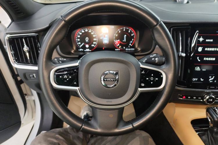 Used Volvo V90 2019 Cross Country T5 AWD Luxury Edition China VI Standard
