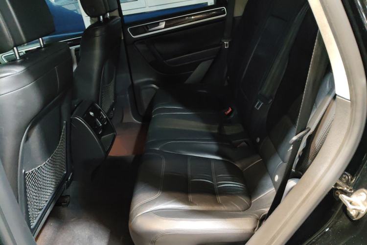 Used Volkswagen Touareg 2014 3.0 TSI New Edition
