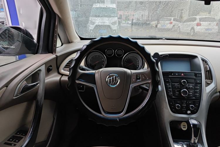 Used Buick GT 2013 GT 1.6L Automatic Fashion Edition Steering Wheel