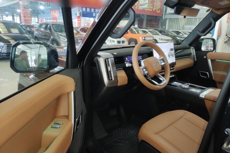 Used iCAR V27 2026 Model 200KM Four-Wheel Drive Falcon 500
