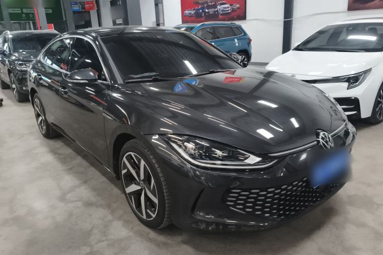 Used Volkswagen Lamando 2023 Lavida L 280TSI DSG Cool & Spicy Edition Front Right 45 Deg