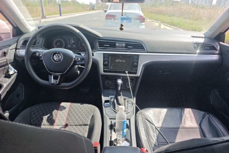 Used Volkswagen Lamando 2019 230TSI DSG Fashion Edition China VI Center Console