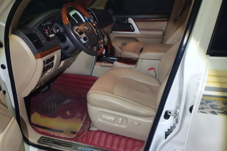 Used Toyota Land Cruiser 2015 4.6L V8 Middle East Limited Edition
