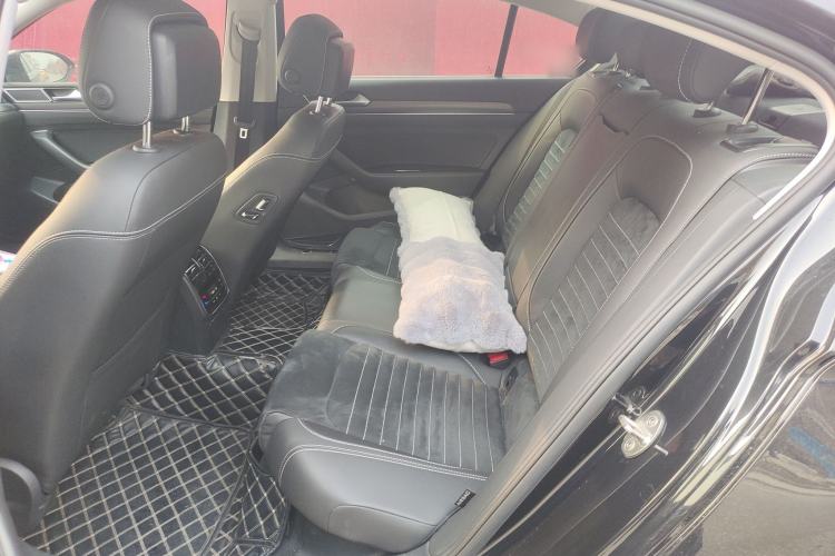 Used Volkswagen Magotan 2020 330TSI DSG Luxury Edition Left Rear Seat