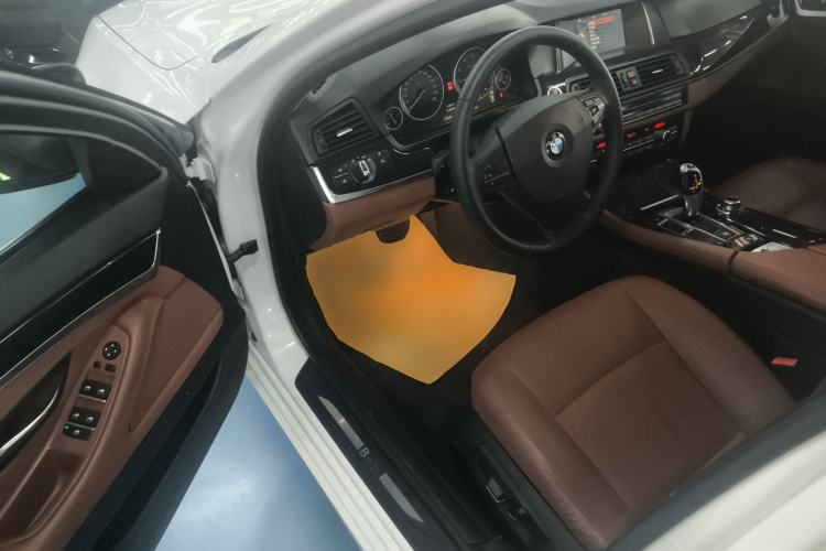 Used BMW 5 Series 2014 520Li Elegant Model
