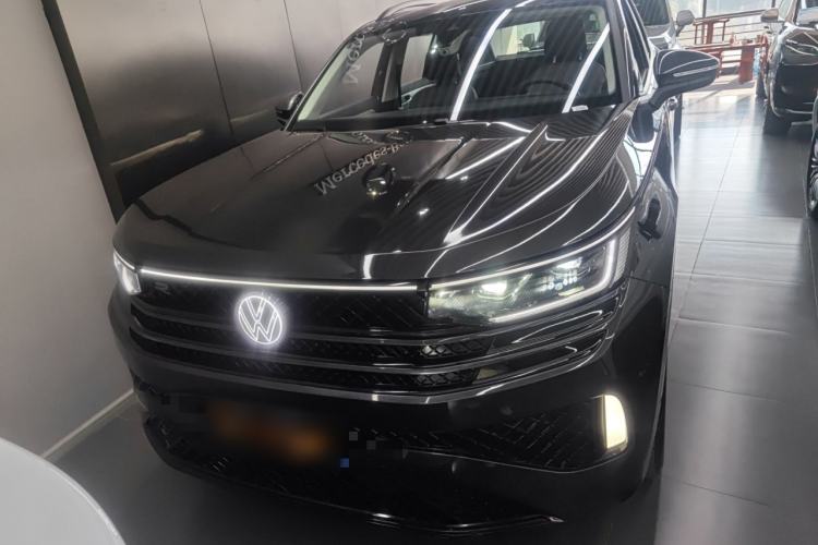 Used Volkswagen Tavendor 2024 380TSI All-Wheel Drive R-Line Blacklight Knight Edition Front