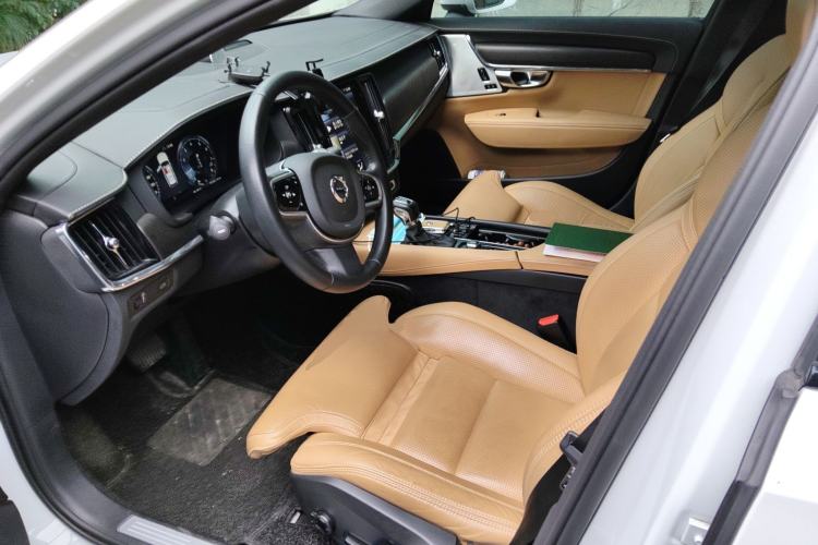 Used Volvo V90 2017 Cross Country T5 AWD Prestige Edition
