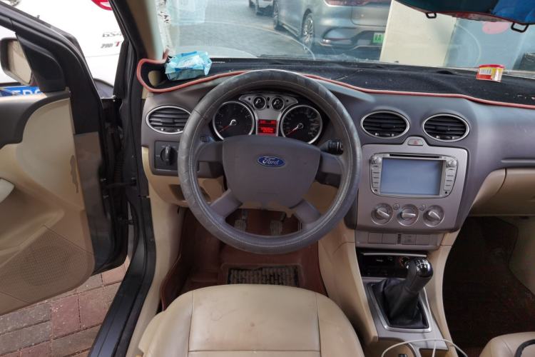 Used Ford Focus 2012 Sedan Classic 1.8L Manual Fashion Edition Steering Wheel