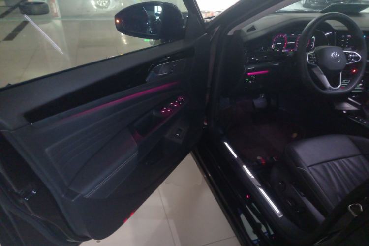 Used Volkswagen Passat 2023 Facelift 330TSI Luxury Edition
